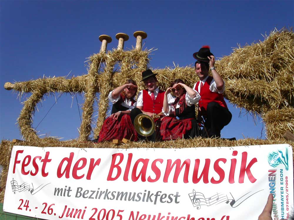 Bezirksmusikfest 2005 - Fotoshooting Krone