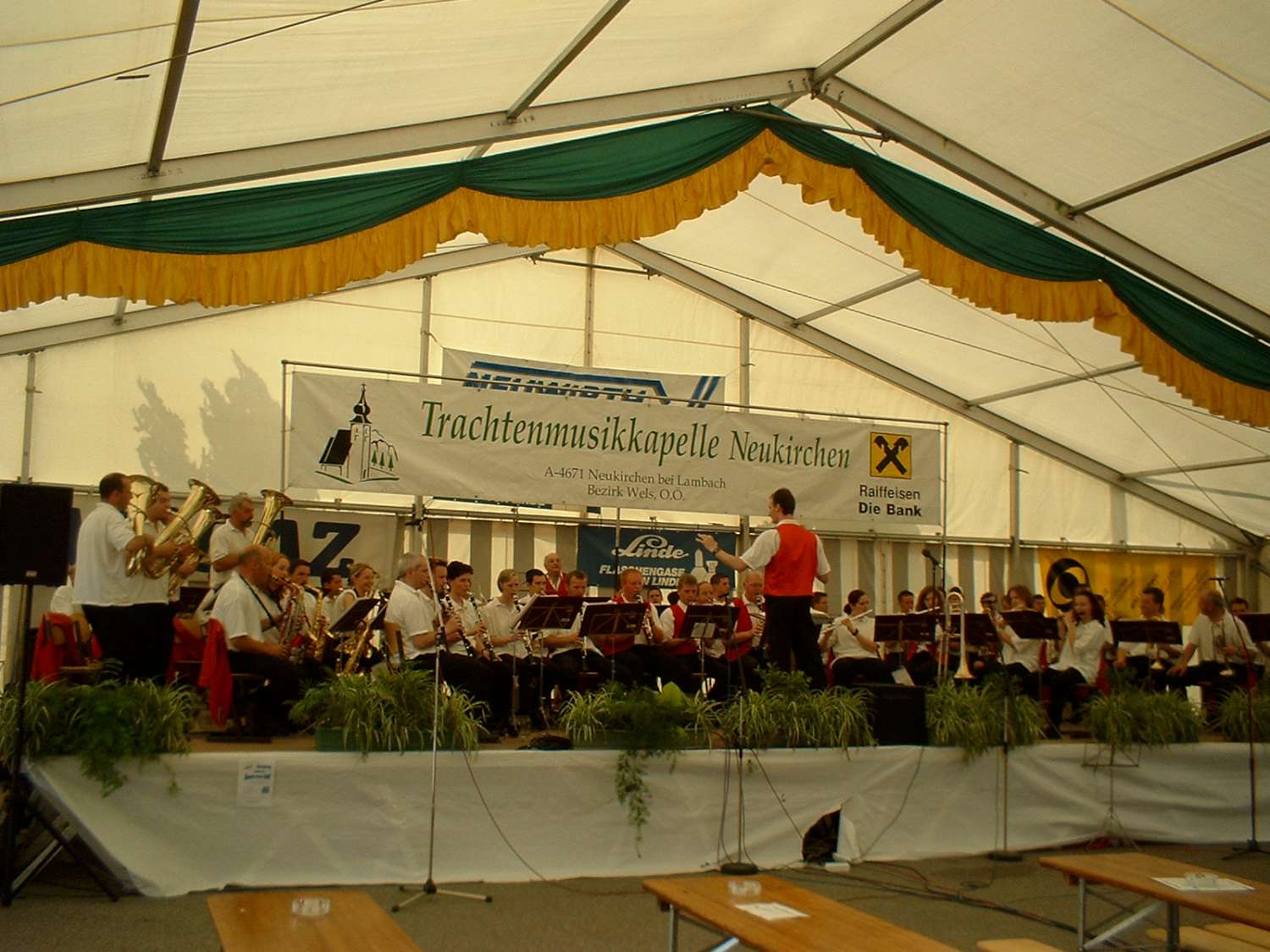 Frühschoppen Rot-Weiß-Lambach am Firmengelände der Fa. Neuwirth