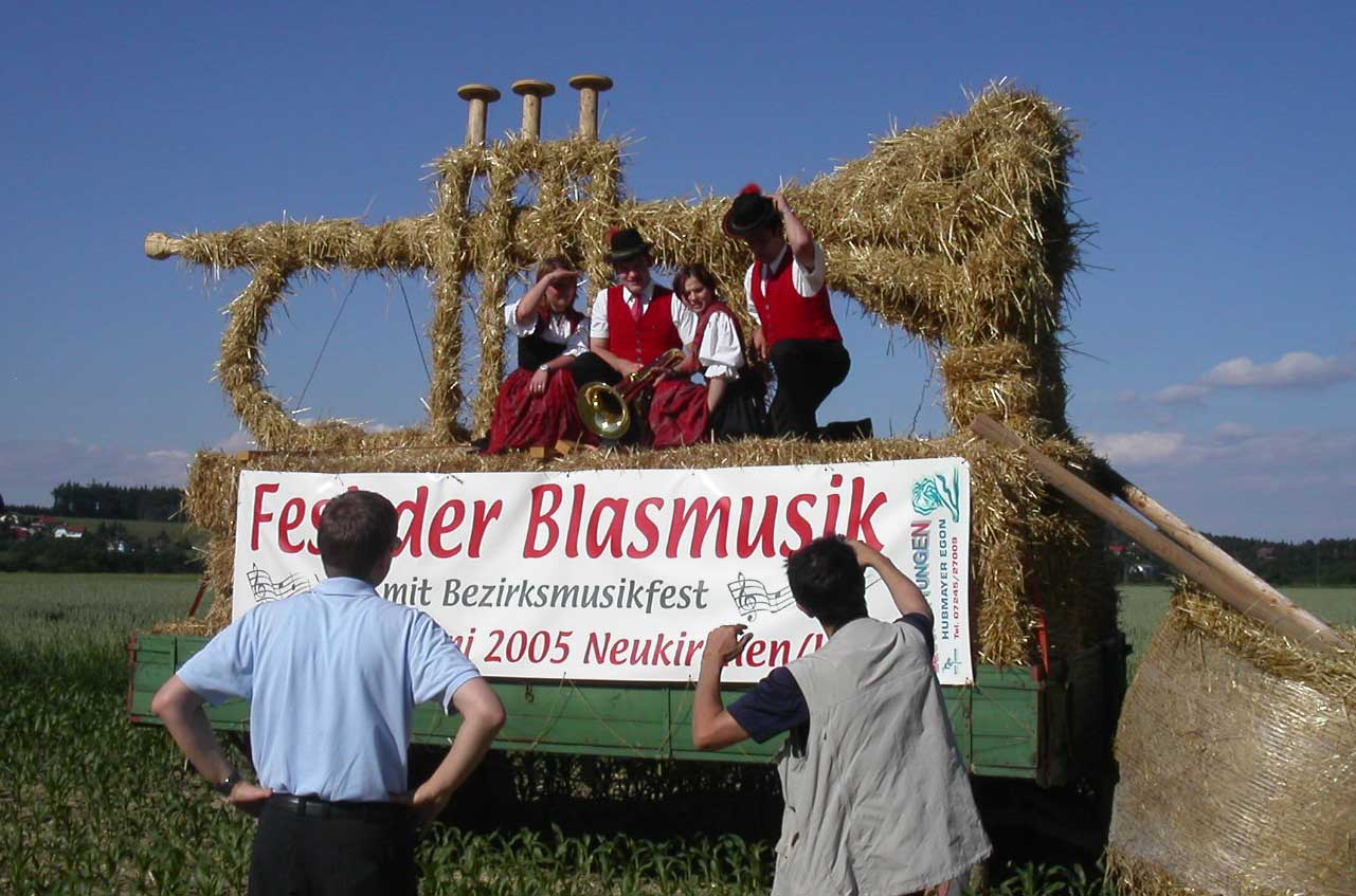 Bezirksmusikfest 2005 - Fotoshooting Krone