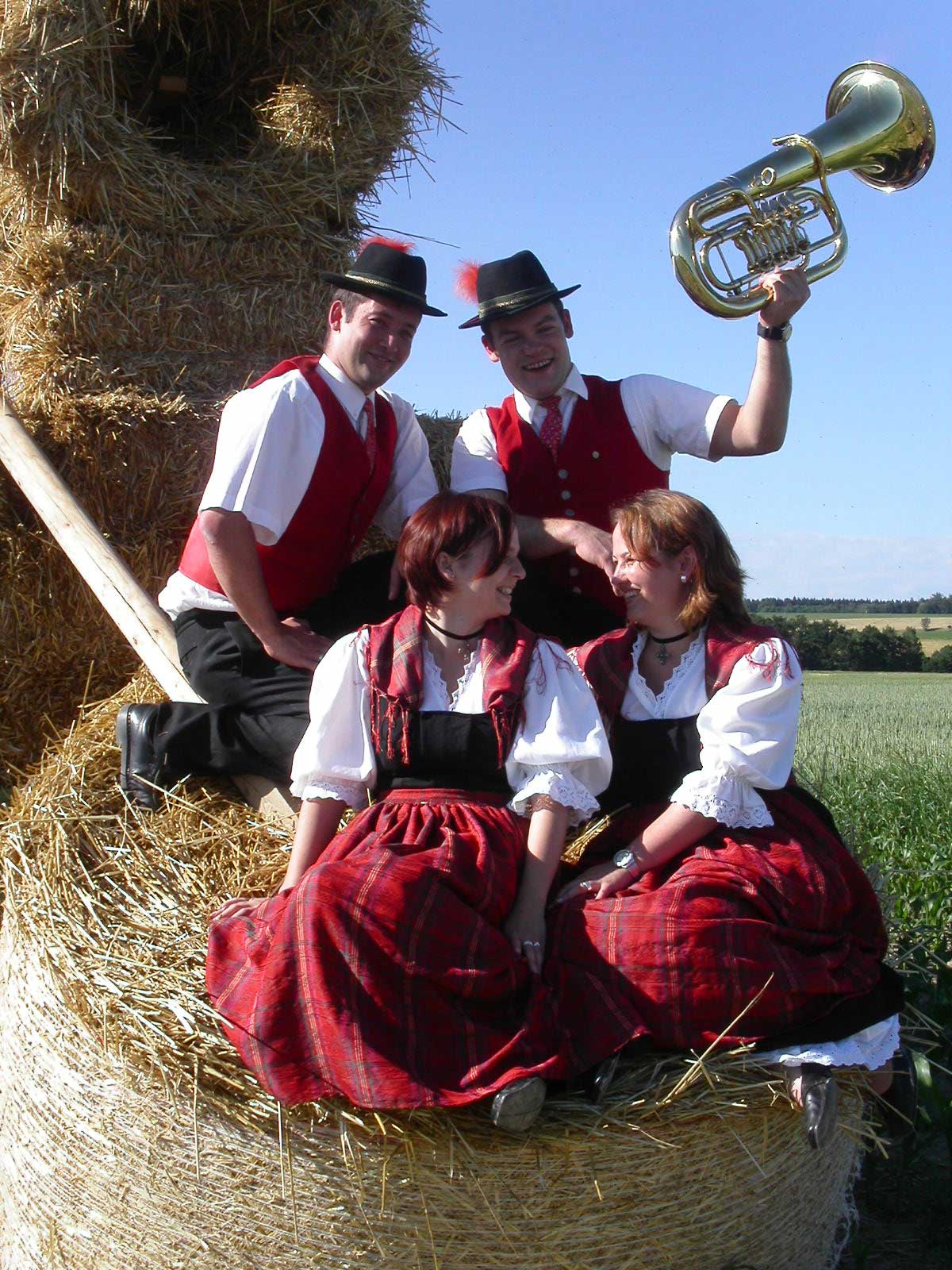 Bezirksmusikfest 2005 - Fotoshooting Krone