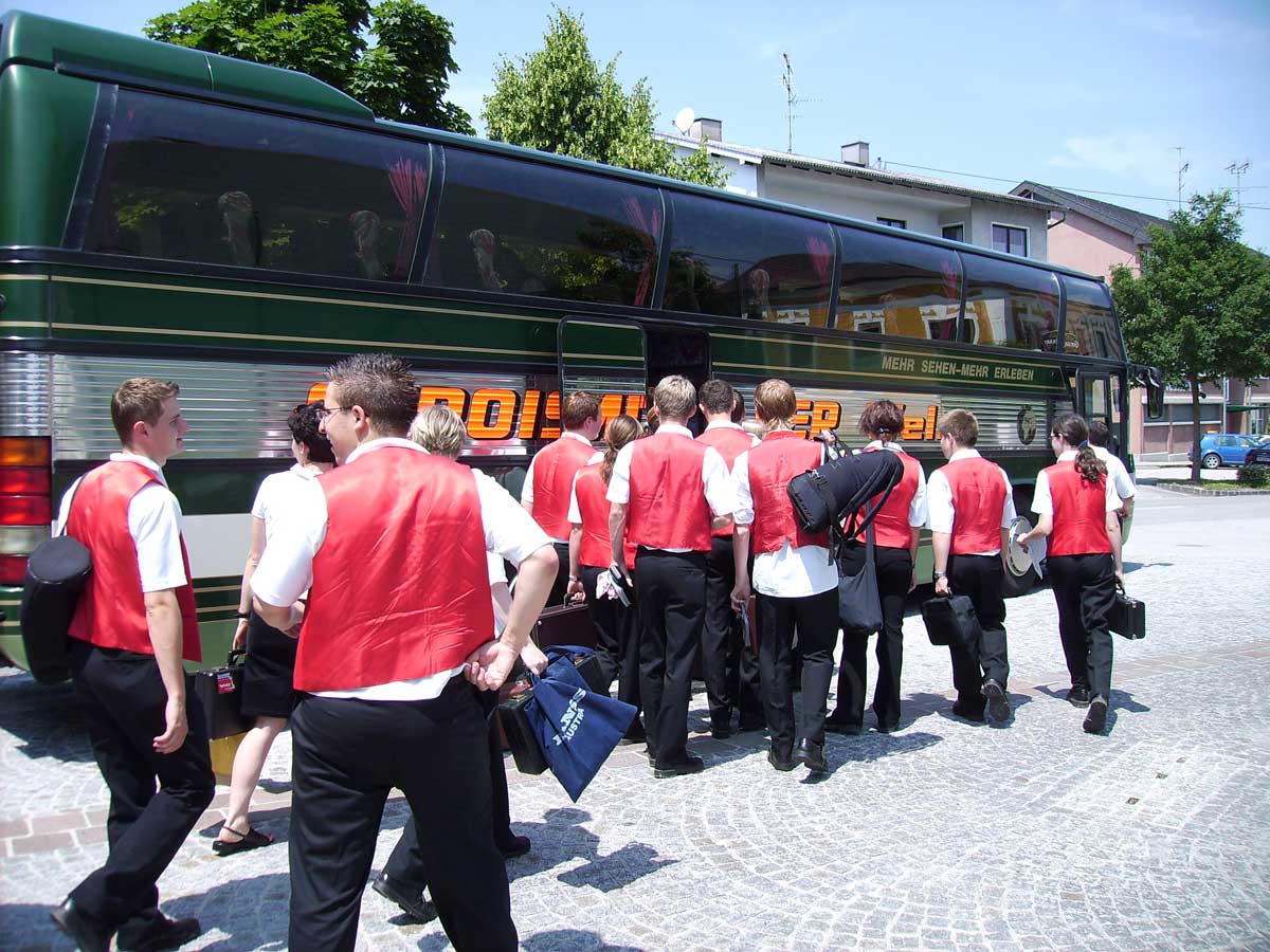 Nachmittagsschoppen beim Bezirksmusikfest in Meggenhofen