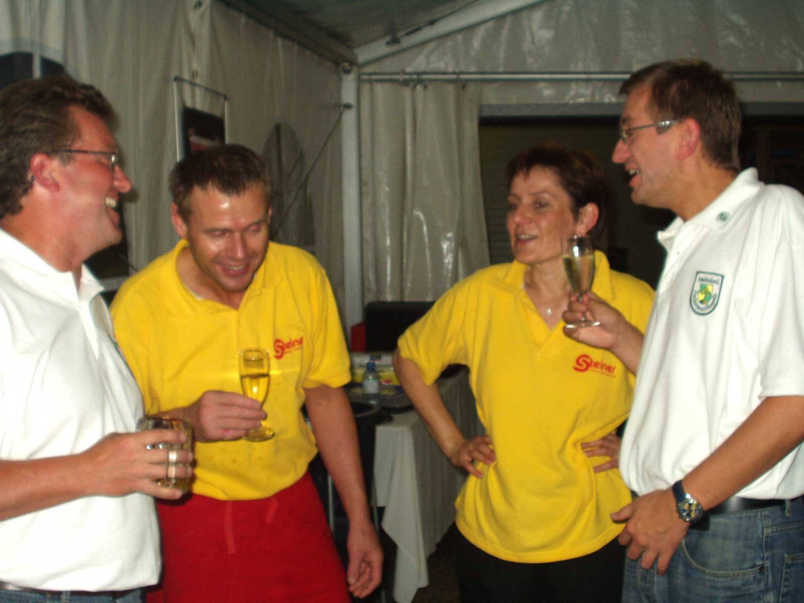 Dämmerschoppen beim Grillabend der Fleischerei Steiner