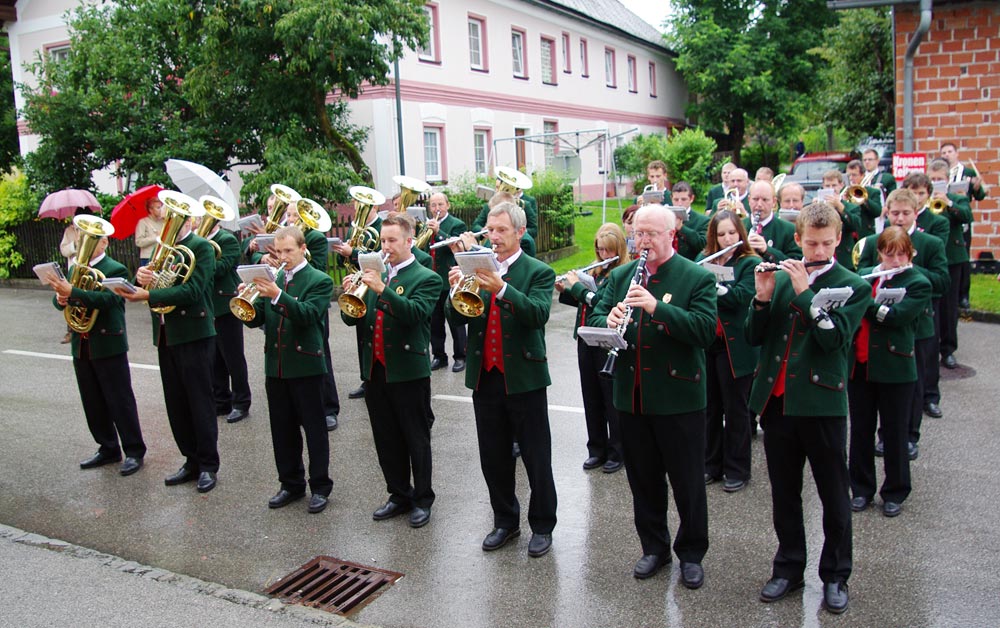 Ständchen zum 80er von Ehrenkapellmeister Karl Achleitner