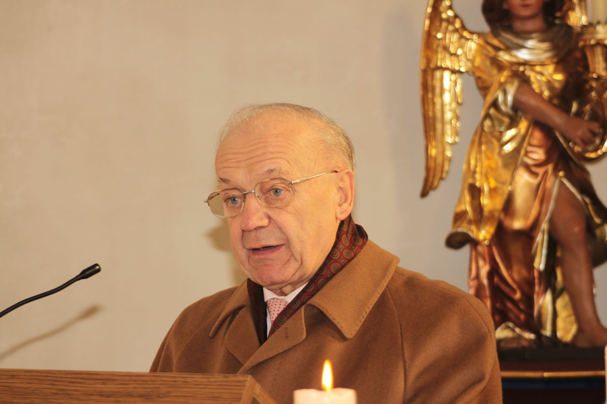 Ständchen zum 90er von Pater Bernhard Kunst