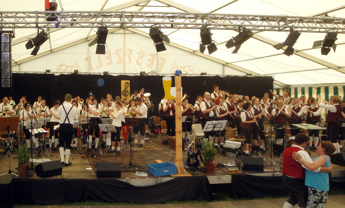 Bezirksmusikfest 2012 mit Marschwertung in Offenhausen