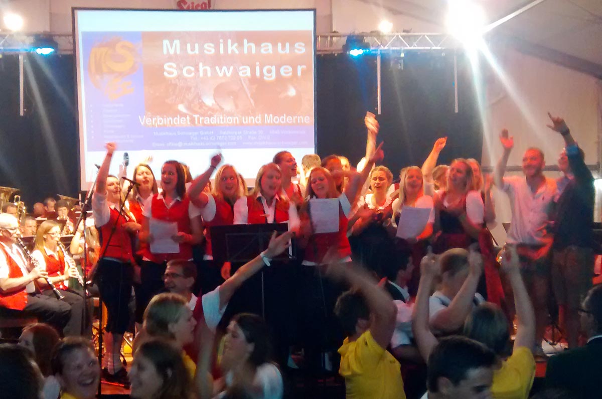 Dämmerschoppen beim BMF in Zell am Pettenfirst Dämmerschoppen beim BMF in Zell am Pettenfirst