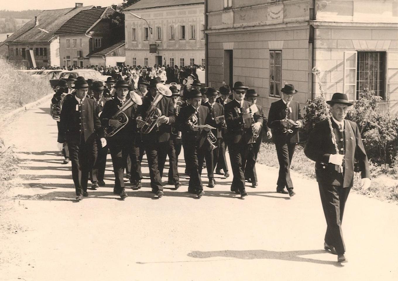 Kirchenrestaurierung in Neukirchen 1964