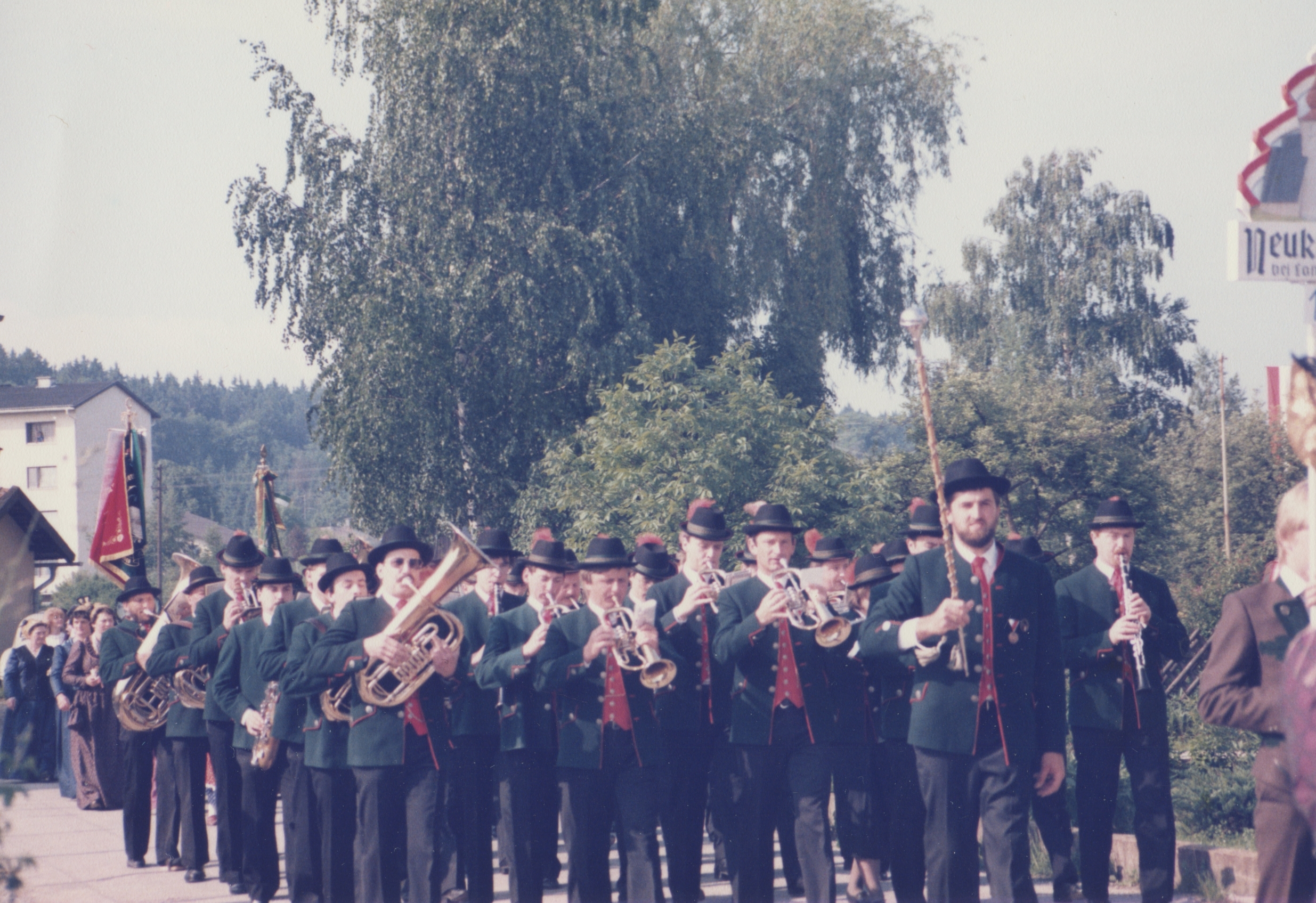 Fahnenweihe-Festzug in Stadl-Paura 1986